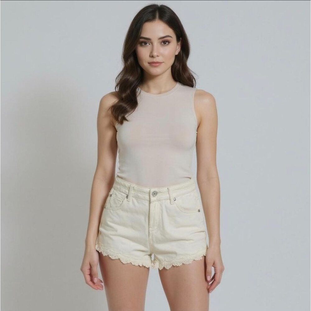Almost Famous ✦ Lace-Trim Denim Shorts ✦ White Cotton/Spandex Cutoffs Sz 7 EUC